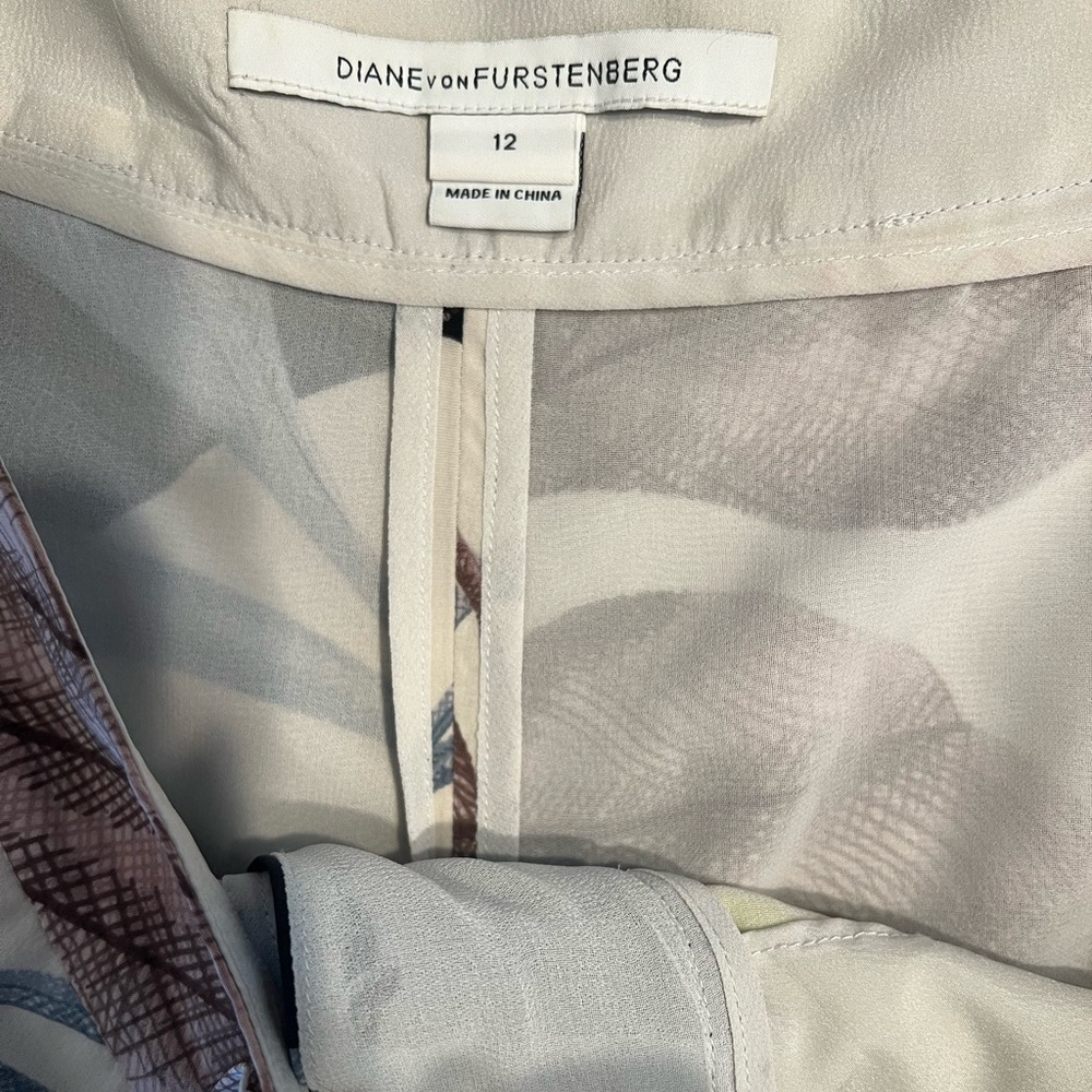 Diane von Furstenberg silk shorts - Picture 3 of 5